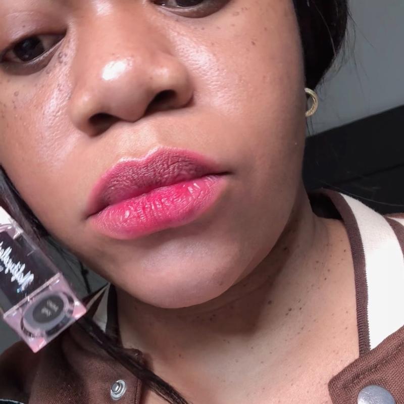 Black currant Color changing Lip oil