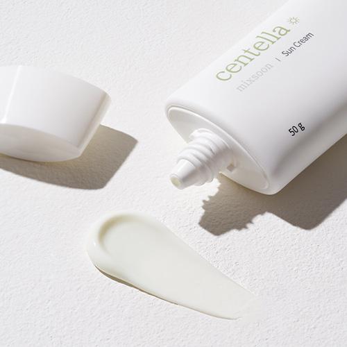 [MIXSOON] Centella Sun Cream 50ml, VItamin Serum, Improves Skin Tone and Blemish, Recovering Glowy and Transparent Skin, Fragrance Free, EWG Green, Korena Skin Care, Viral Sunscreen