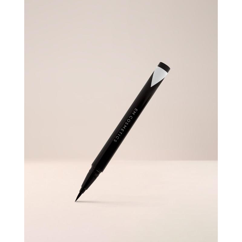 Felt Tip Illustrative Eyeliner