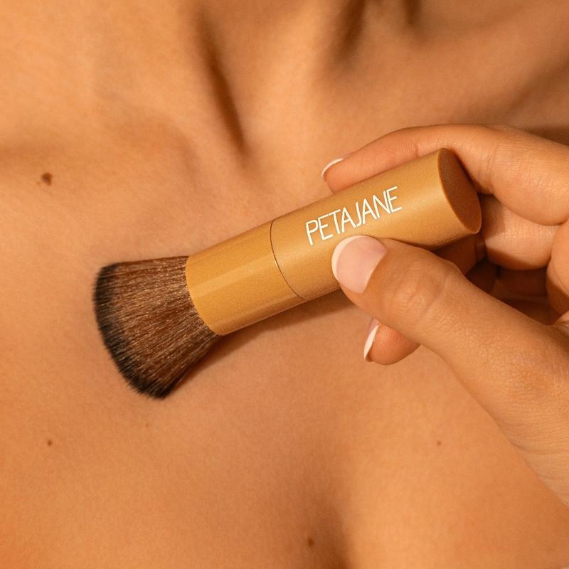 Face Perfecting Brush For a Flawless Self-Tan Application, Fluffy, Soft, Durable Makeup Cosmetic