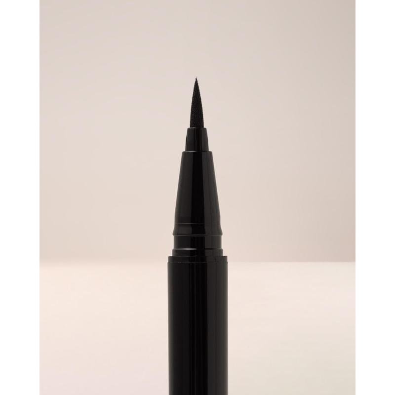 Felt Tip Illustrative Eyeliner